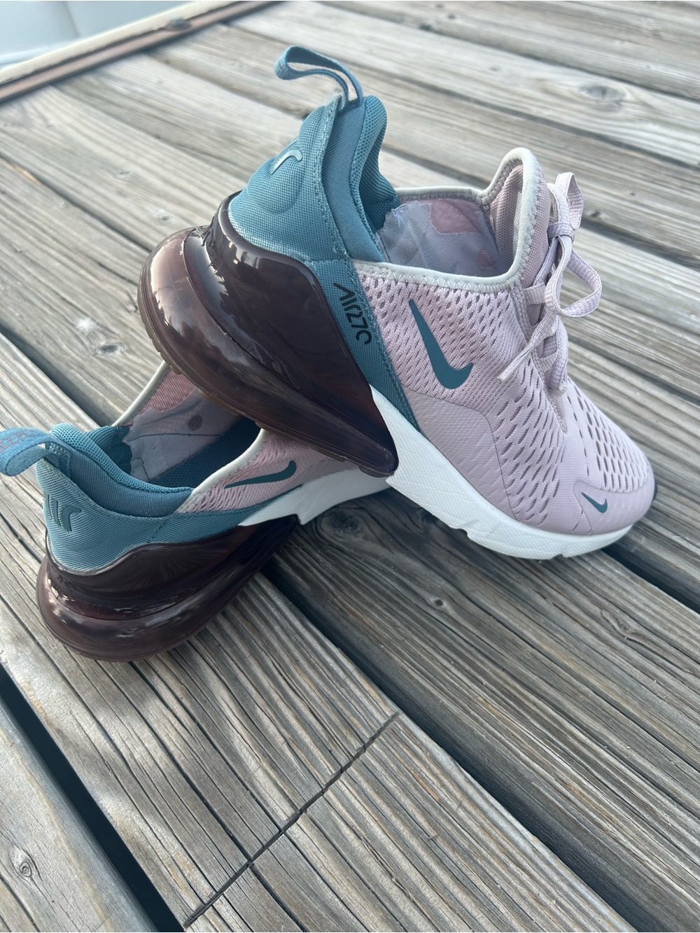 EUC Women’s Nike Air Max 270 Sneaker